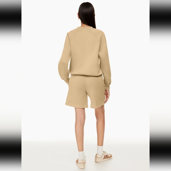 NWT Aritzia Fleece Shorts - Picture 6 of 8